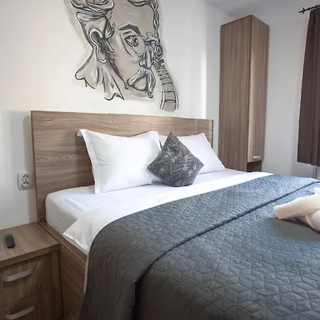 Art Loft -near Coresi Mall Διαμέρισμα *