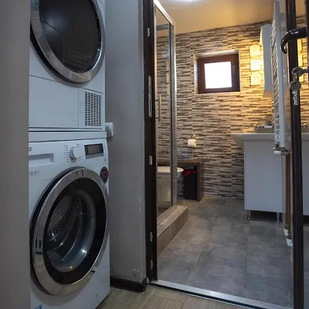 Apartment Art Loft -near Coresi Mall *